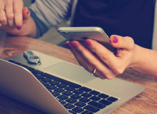 Zamawiasz pakiet internetowy? Wybierz ofertę z telefonem komórkowym