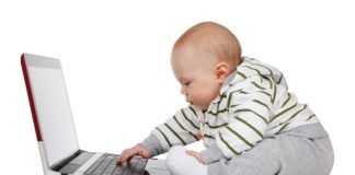 dziecko i komputer
