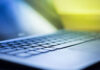 Jak zaoszczędzić na zakupie laptopa? laptopy poleasingowe
