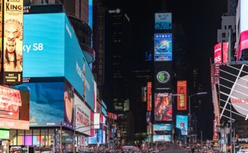 Jakie są korzyści wynikające z wykorzystania billboardów cyfrowych w reklamie zewnętrznej