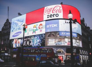 Jak zmierzyć skuteczność kampanii reklamowej na billboardzie