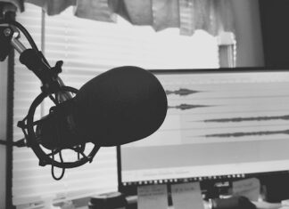Jak dobierać muzykę i dźwięki w reklamach radiowych