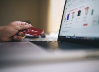 Jakie są najważniejsze czynniki wpływające na poziom zaufania klientów w e-commerce