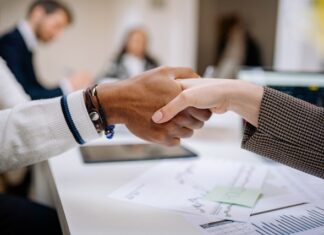 Jakie narzędzia wykorzystać do sprzedaży B2B i jak je wdrożyć