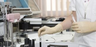 Co wpisać w CV pracownik biurowy?
