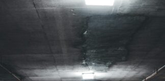 Nagłe zalanie garażu podziemnego – jak szybko zatrzymać wodę pod ciśnieniem? Nagłe zalanie garażu podziemnego