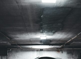 Nagłe zalanie garażu podziemnego – jak szybko zatrzymać wodę pod ciśnieniem? Nagłe zalanie garażu podziemnego